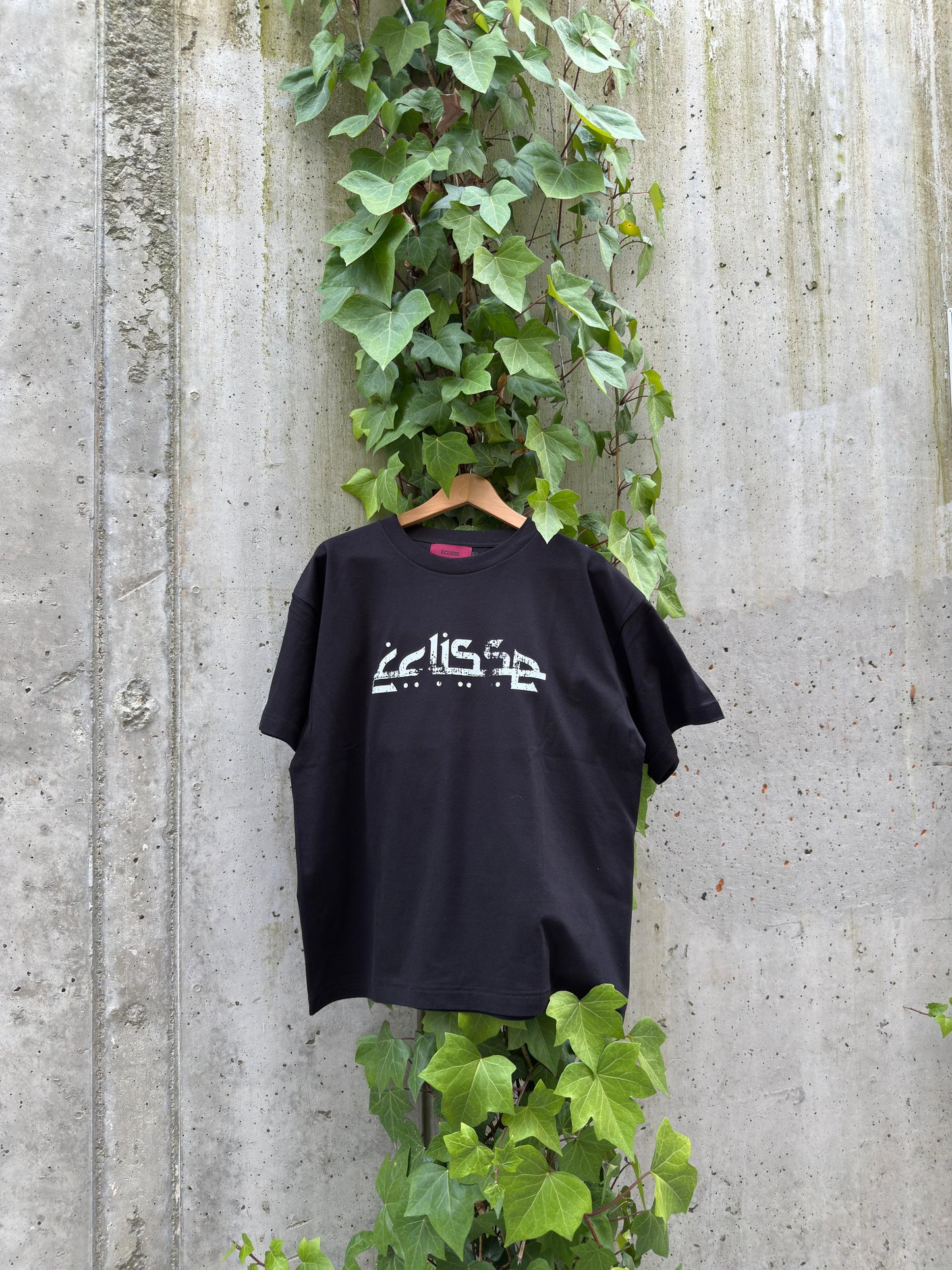 Cracked Tee - Black