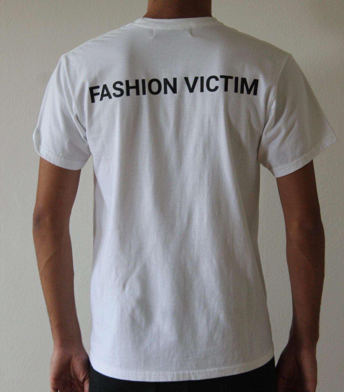 "FASHION VICTIM" tee - White